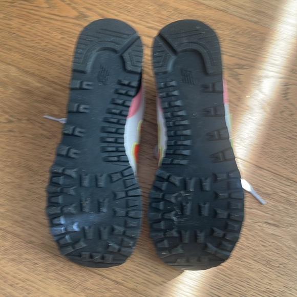 New Balance gym shoes withcushioning comfort insert - Picture 5 of 5